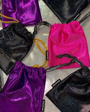 Glitterpussukka nyöreillä, 2 kokoa - Miatre - Pinkki - Pieni 12*14